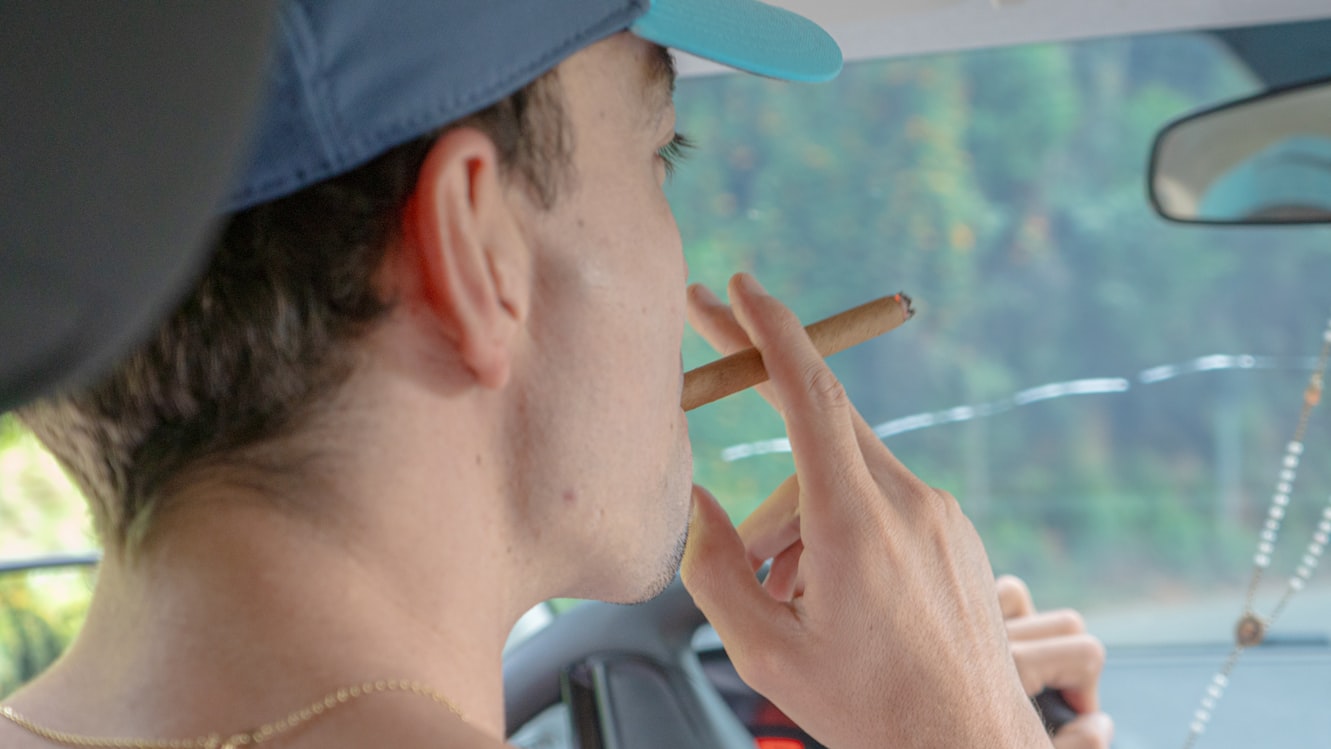 Person making a lifestyle change from disposable vapes to pod kits